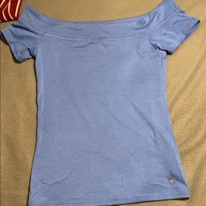 Off the shoulders short sleeve shirt